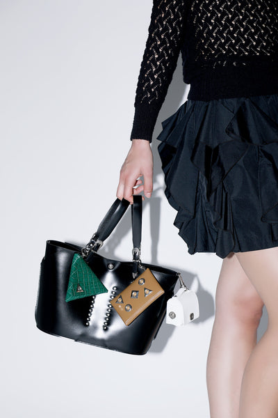 【TOGA】LEATHER TOTE BAG BIG TOGA ARCHIVES Leather Tote Bag - Black | TheRoom