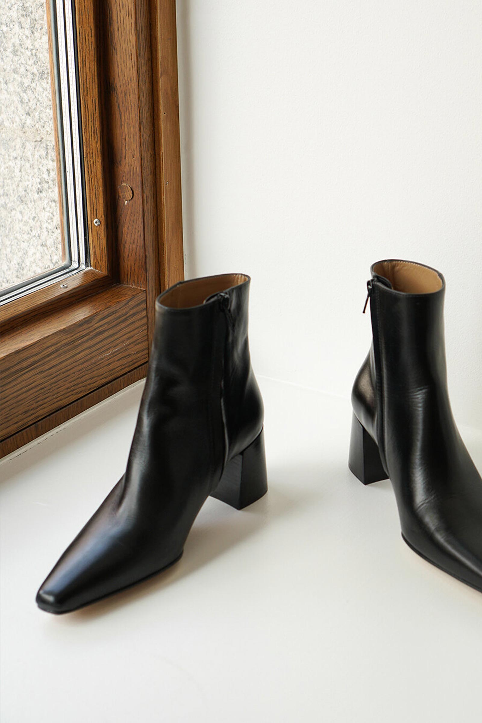 Riley Leather Ankle Boots â ABoutique Online
