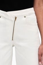 Angled Zipper Long Barrel Jeans