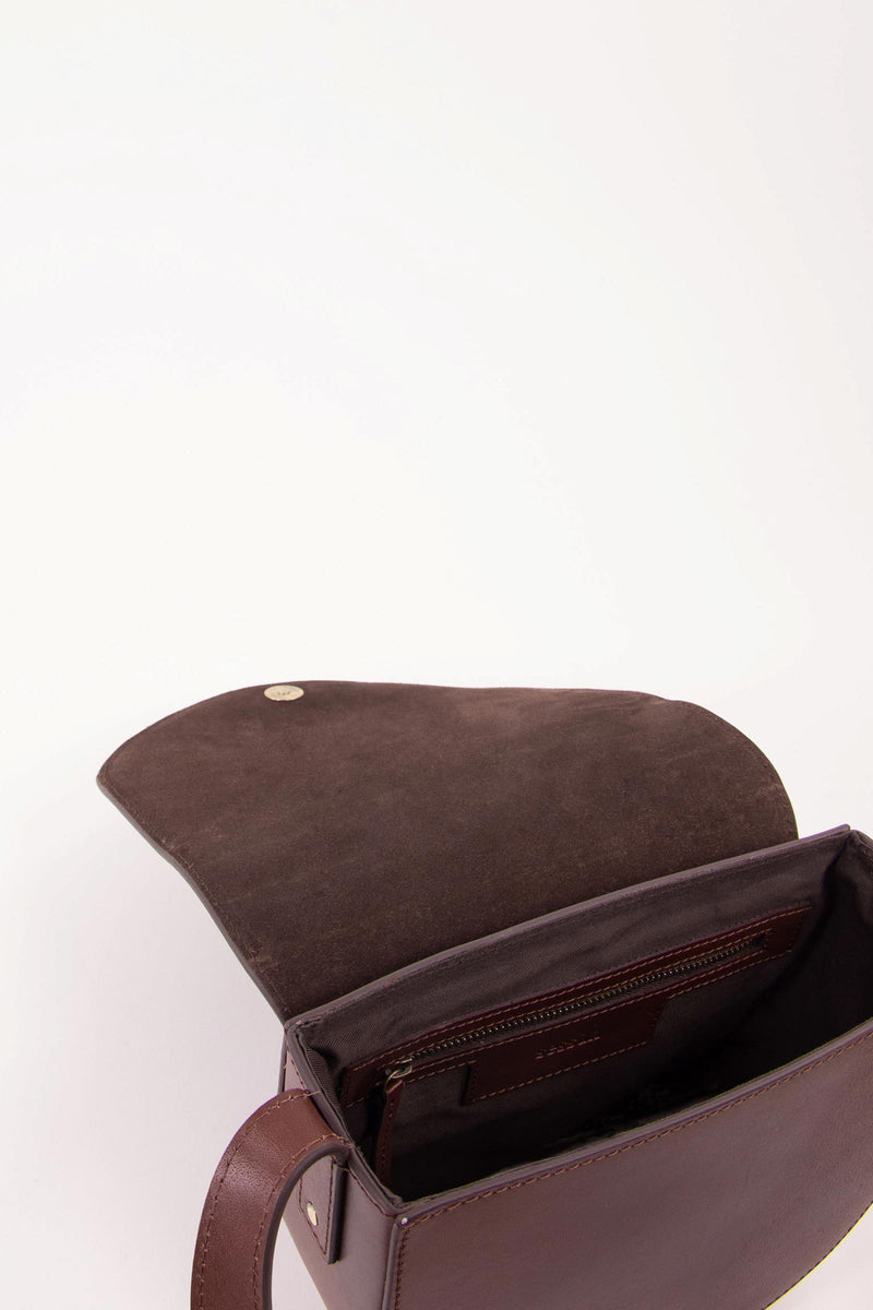 Tessao Cuir Leather Messenger Bag